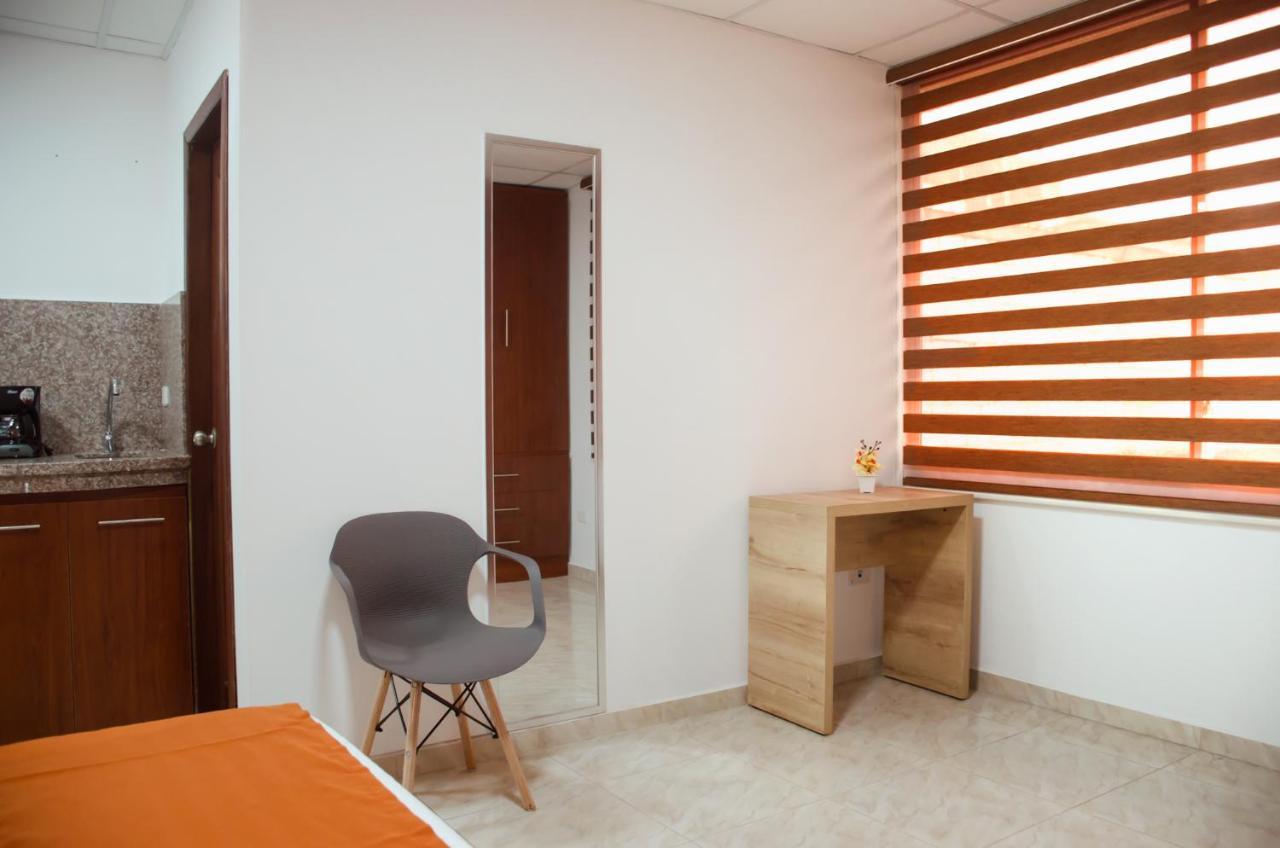 Torre Alba Aparthotel Санто Доминго де лос Колорадос Екстериор снимка